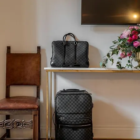 Central Business Rom